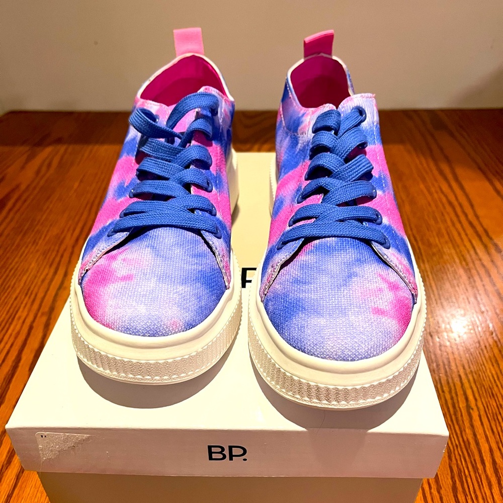 NIB Purple/Pink Tie Dye Sneakers, Size 8